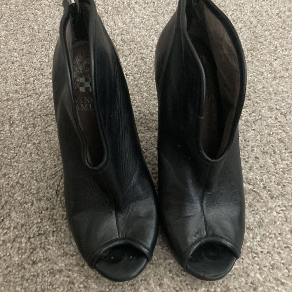 Vince Camuto Peep Toe Leather Shooties VC AMBER Booties Size 5 Black